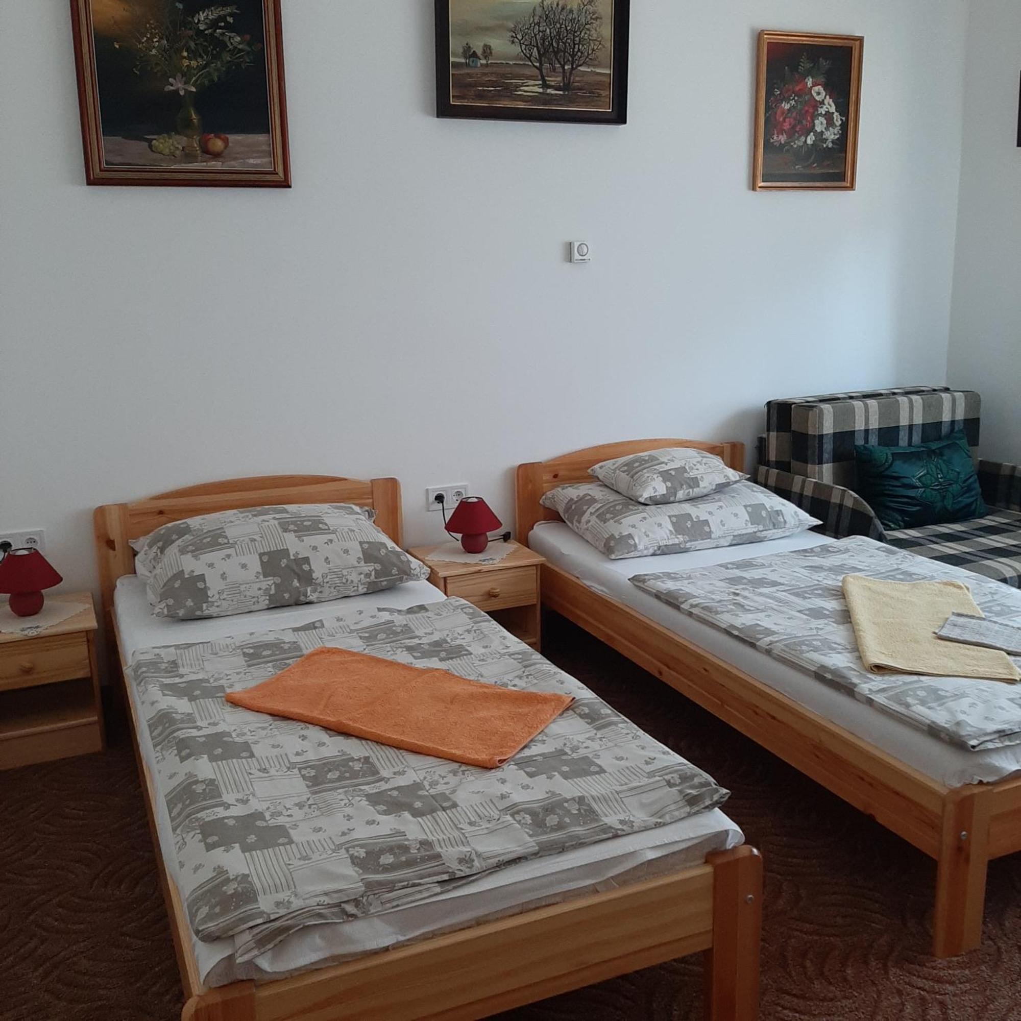 Rozsa Vendeghaz Hotel Visegrad Exterior photo